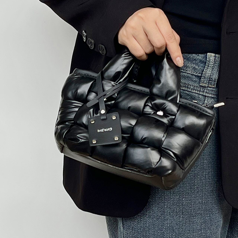 Women Bags In Trend - Zwarte donstassen Tote Bag Mode Veelzijdig