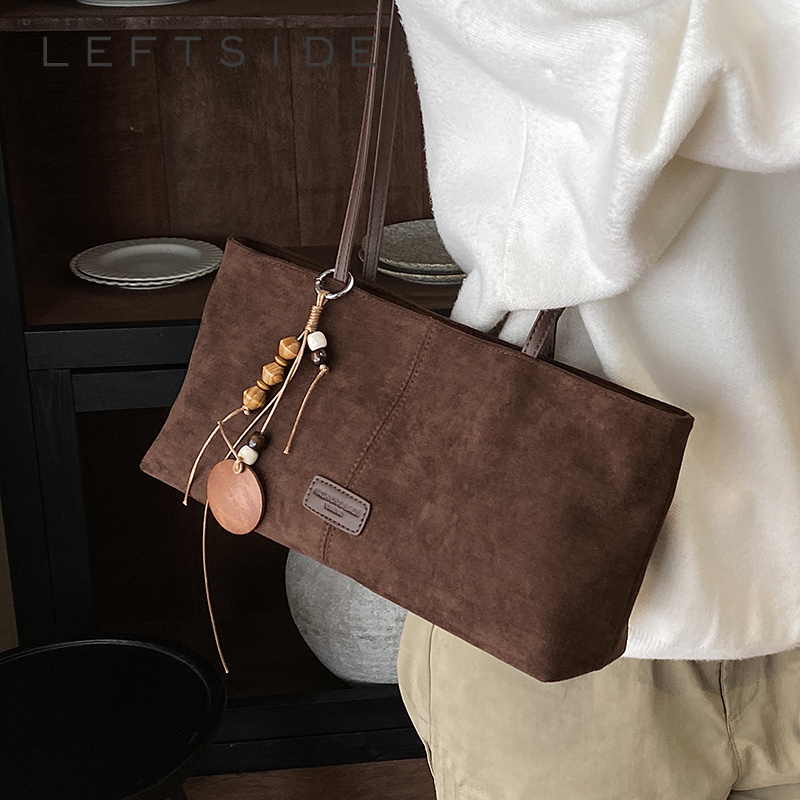 Women Bags In Trend - LEFTSIDE Retro Suède Schoudertas met Houten
